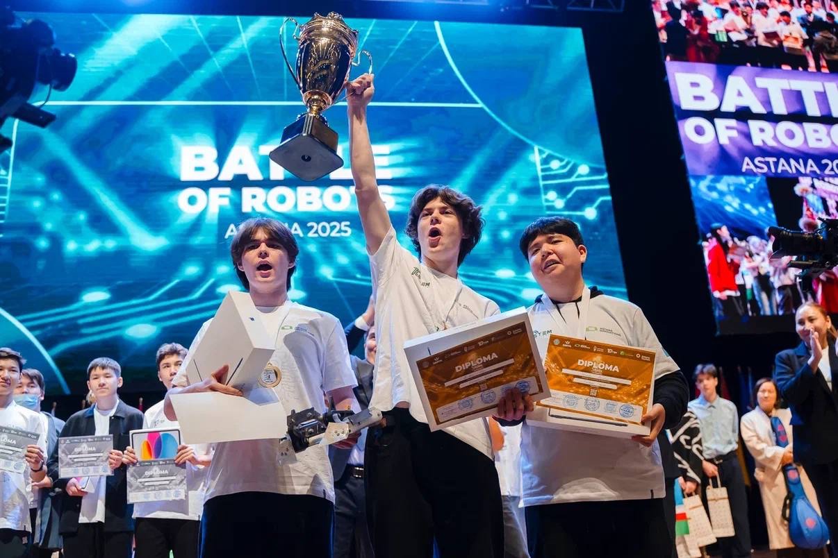 Astana Innovations командасы, Астананың цифрлық трансформациясы: STEM олимпиадалары және Роботтар шайқасы