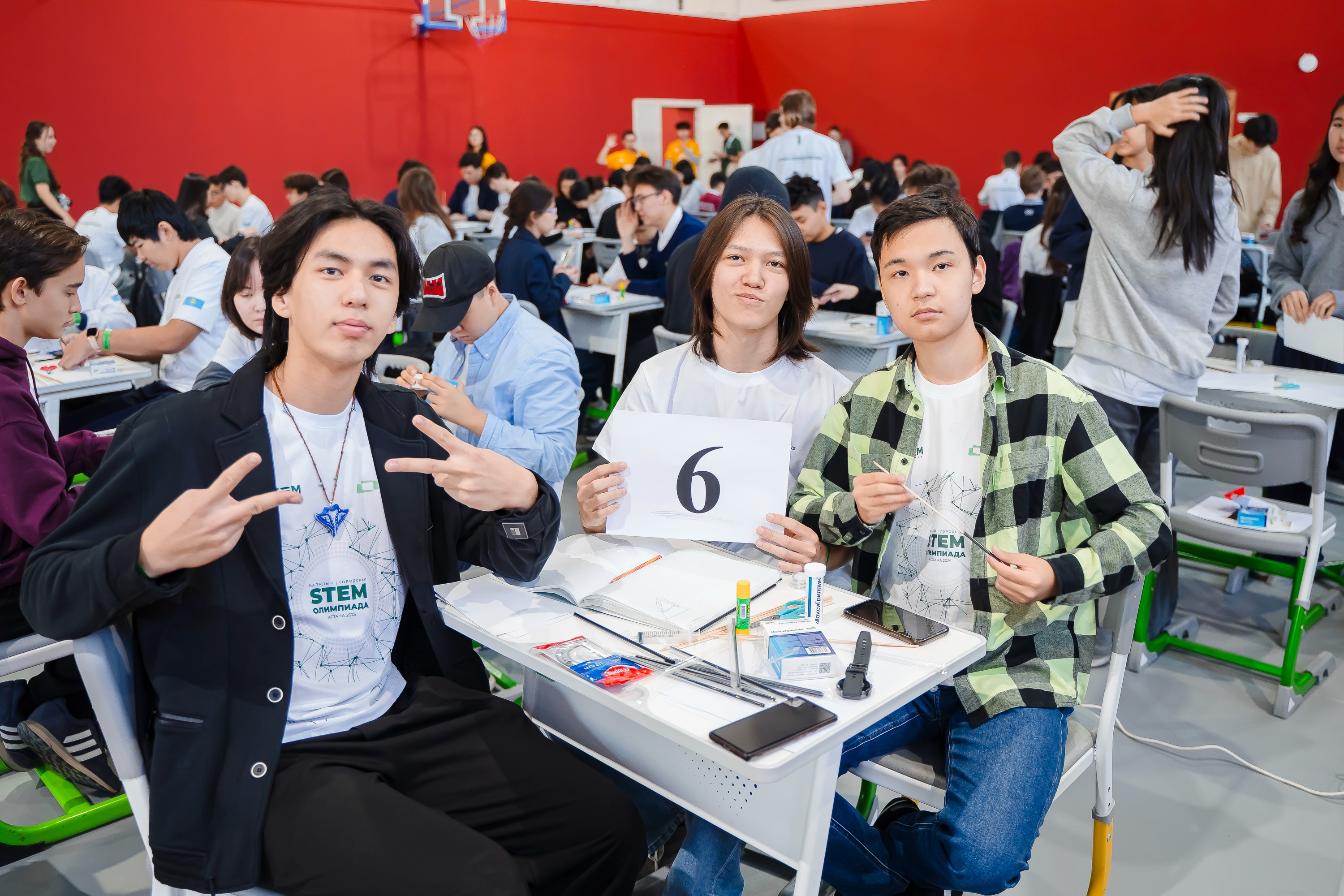Astana Innovations командасы, Астананың цифрлық трансформациясы: STEM олимпиадалары және Роботтар шайқасы